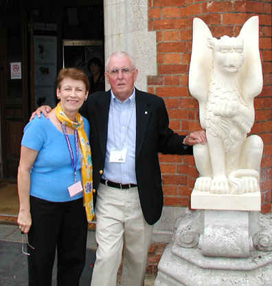 Joan and gryphon.jpg (68423 bytes)